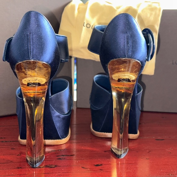 Louis Vuitton Fall 2015 RTW Runway | Vogue Lucite heel Louis Vuitton runway 2015